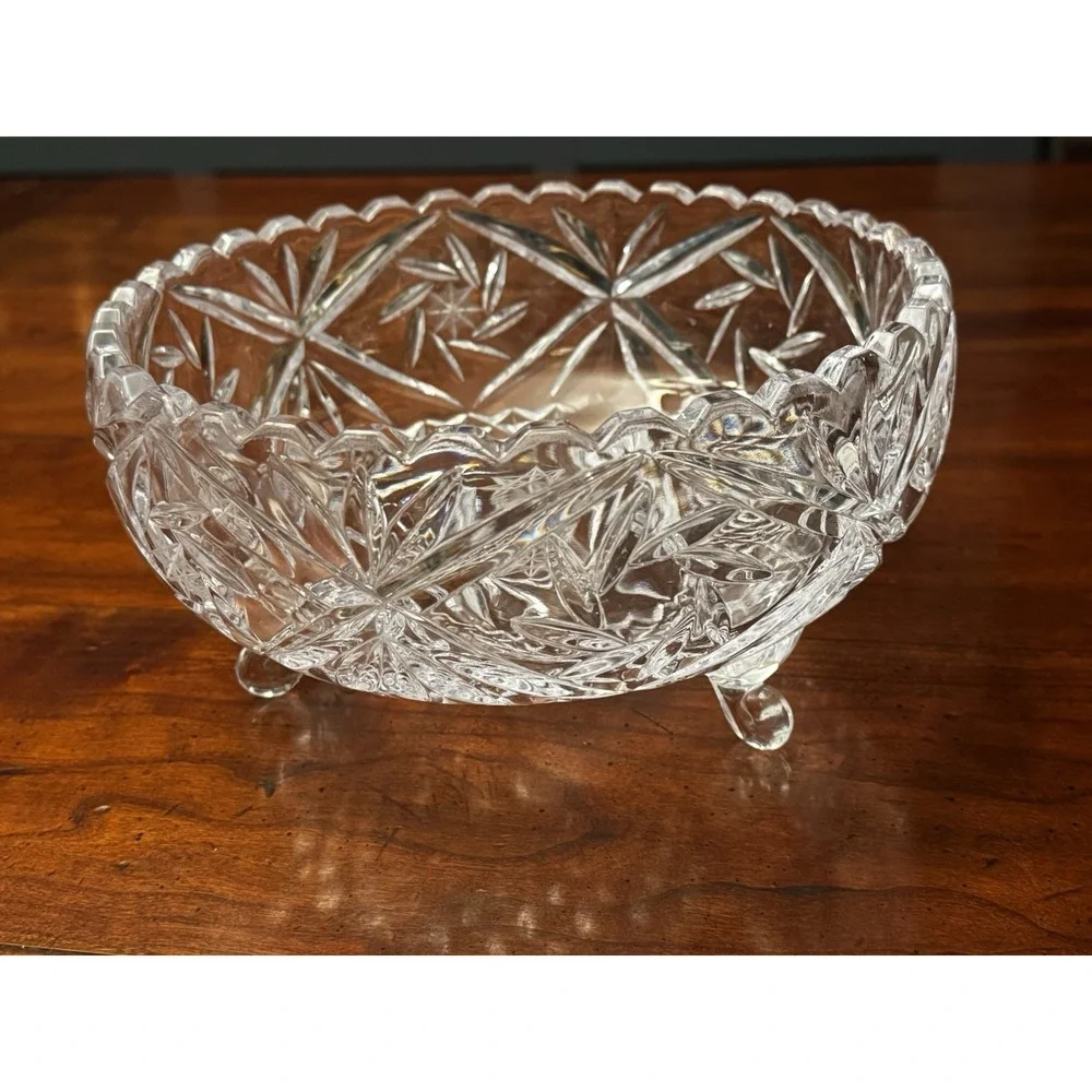 Pinwheel Star Cut 3 Toed 9" Pedastal Bowl by American Cut Hand Blown - Picture 5 of 7